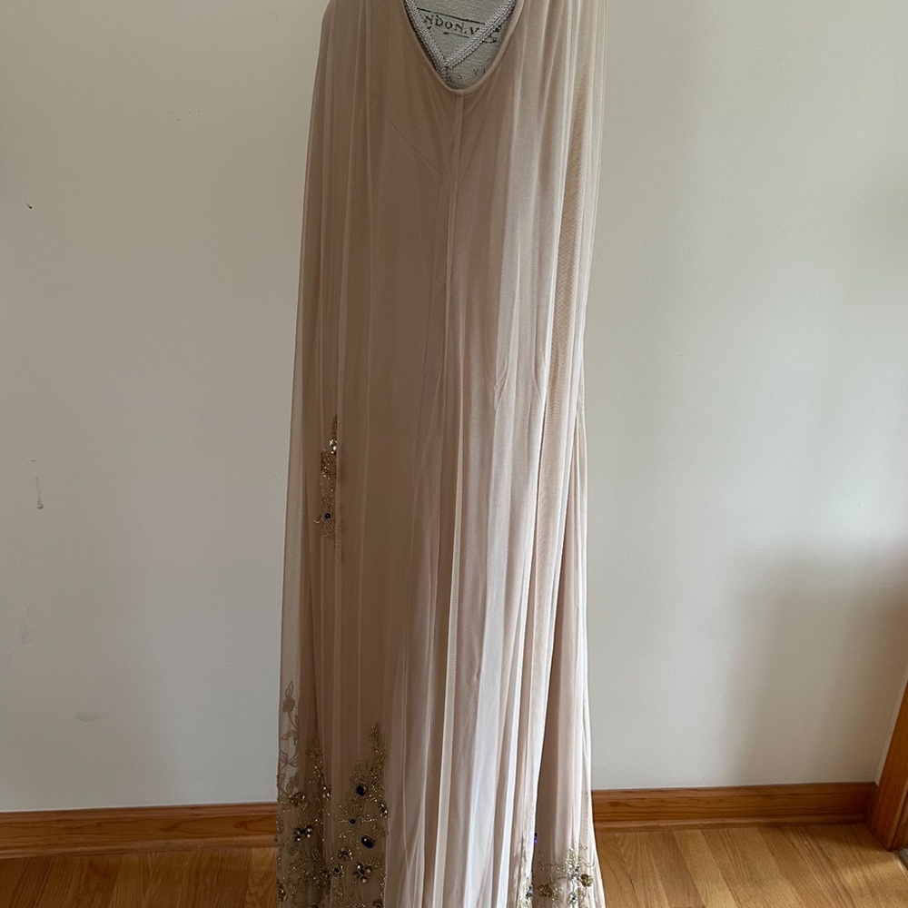 Mac Duggal
High Neck Floral Embellished Trapeze Gown - Picture 5 of 9